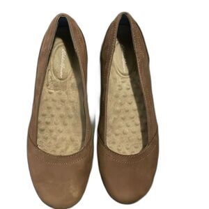 Eddie Bauer suede flats